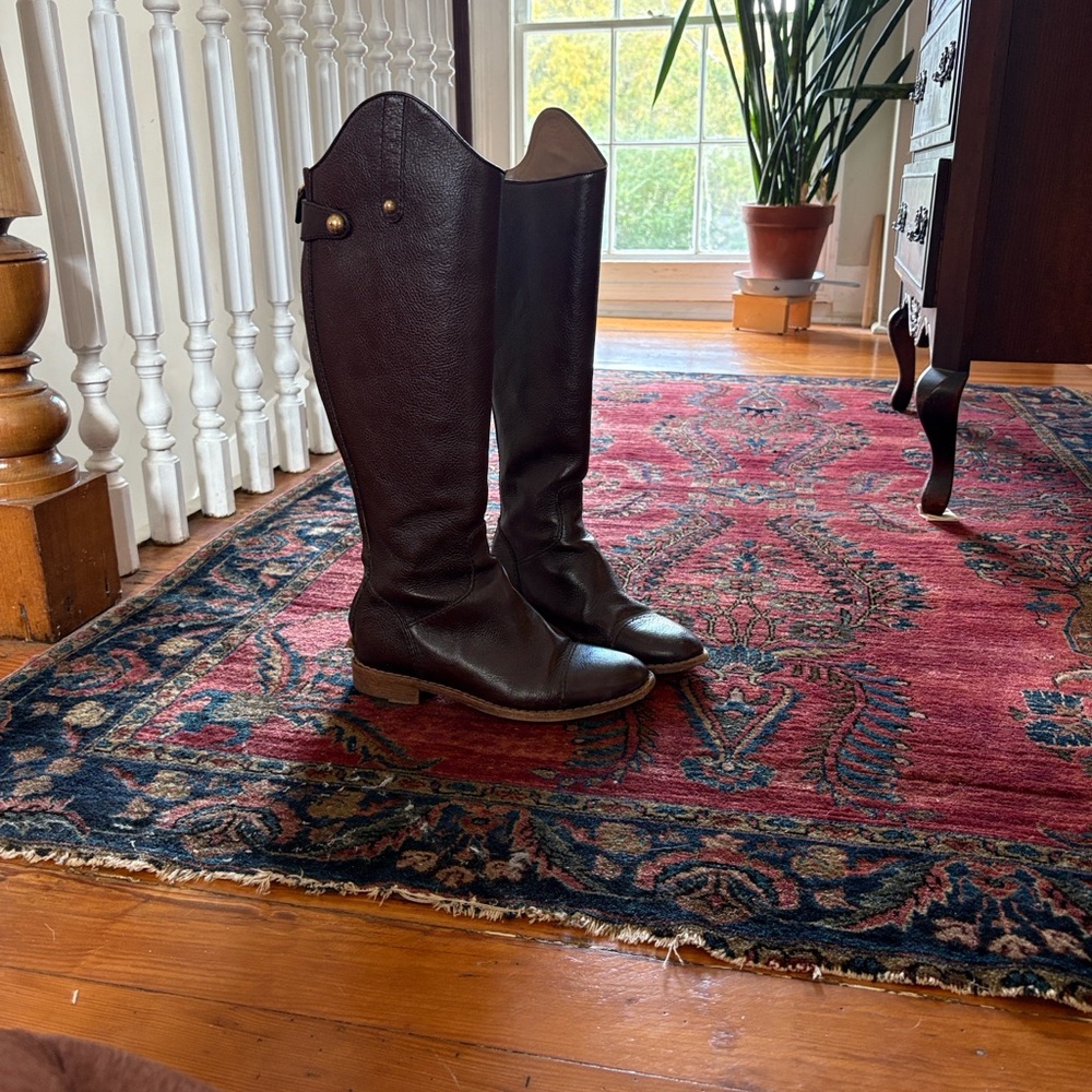D&G Dolce & Gabbana 100% leather equestrian zip boots. Women’s size 38 US 8